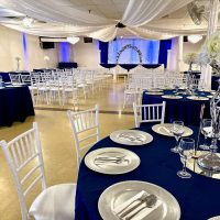 Royal blue and white decoration for a wedding